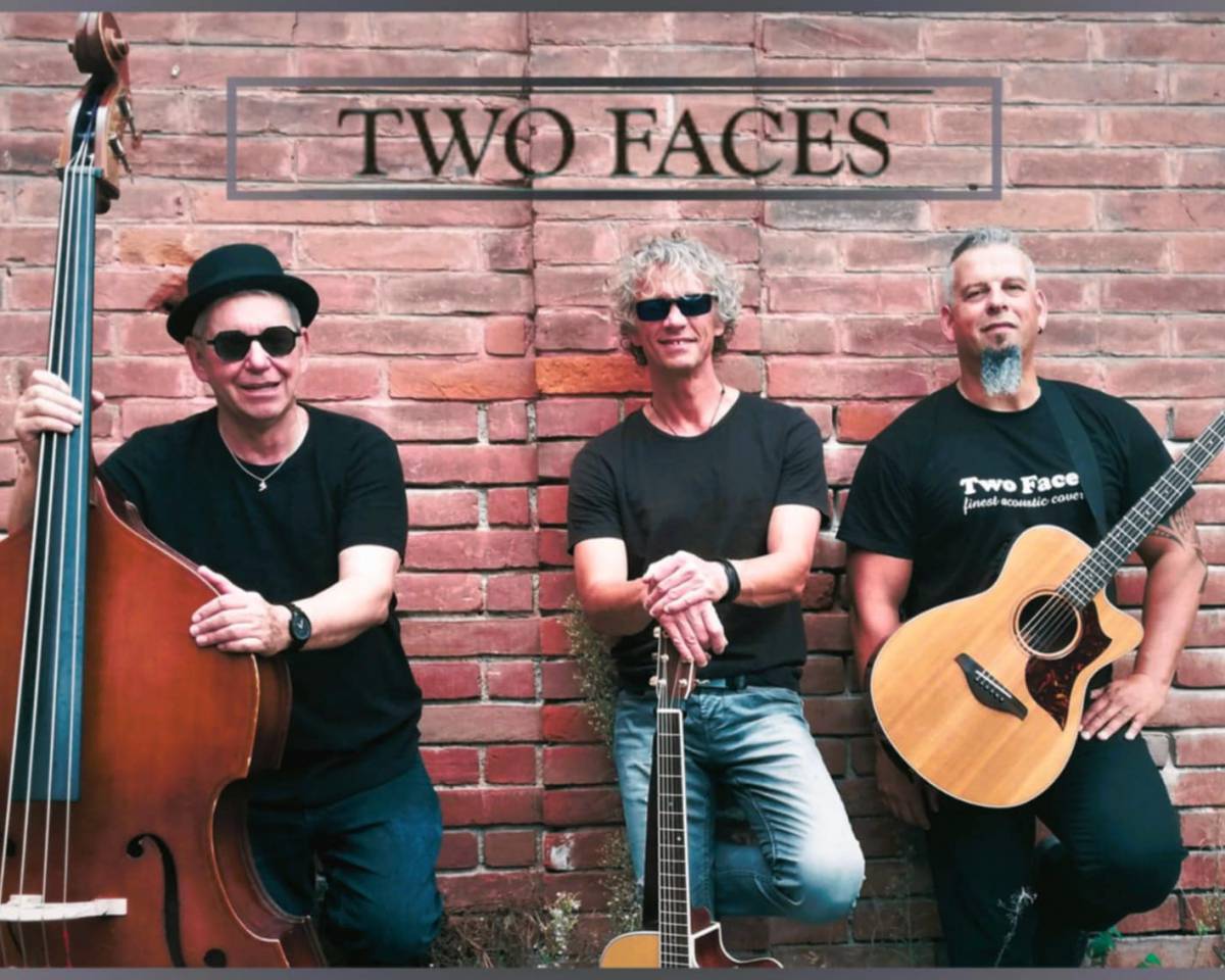 Band Two Faces beim Raspl